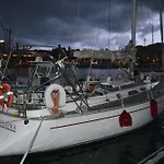 Sailing Delfina