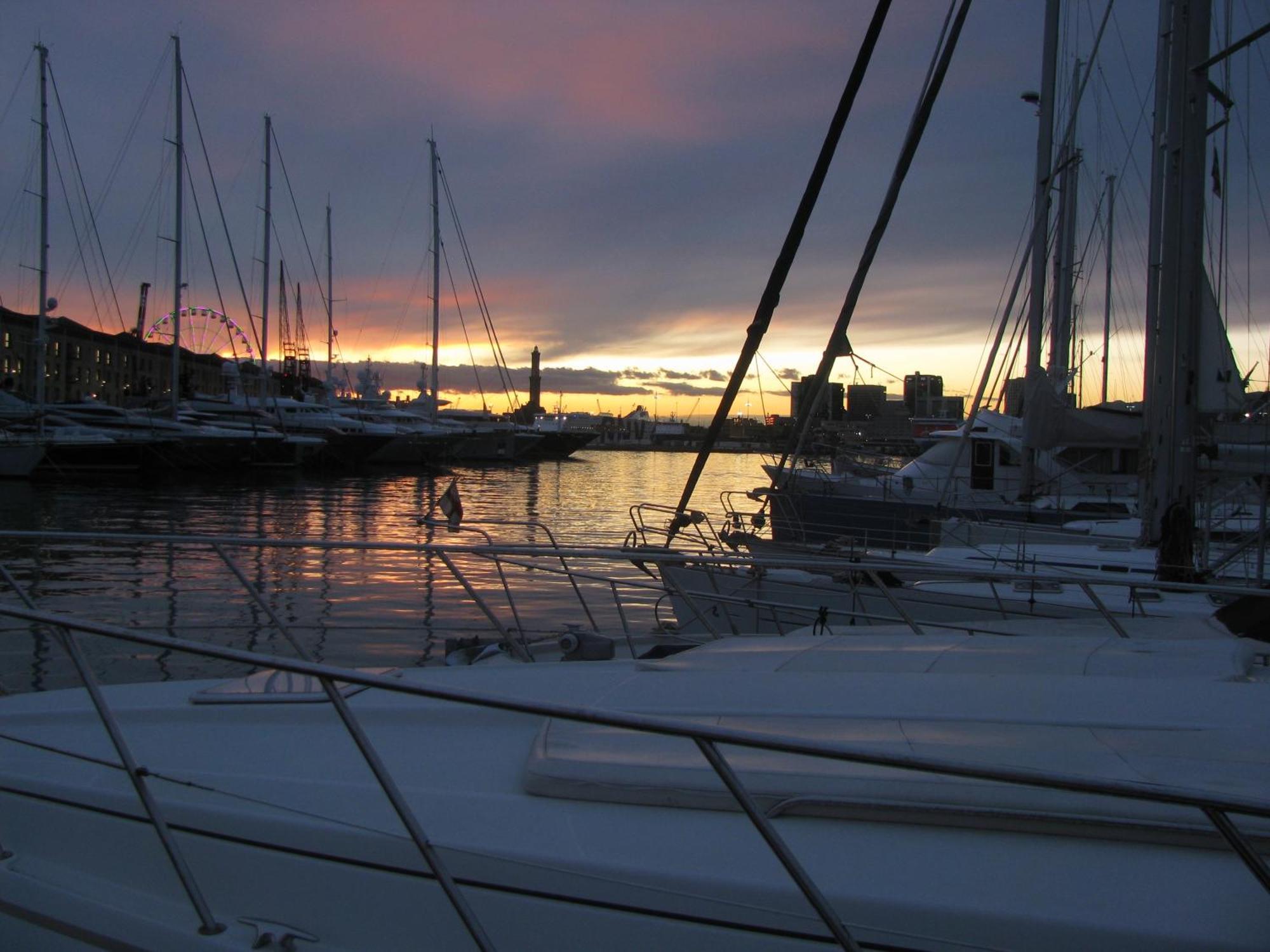 Sailing Delfina Botel Genoa